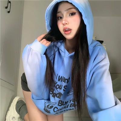 蒙娜丽莎与血月亮